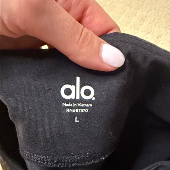 ALO Yoga Pink and Black Leggings - Picture 2 of 2